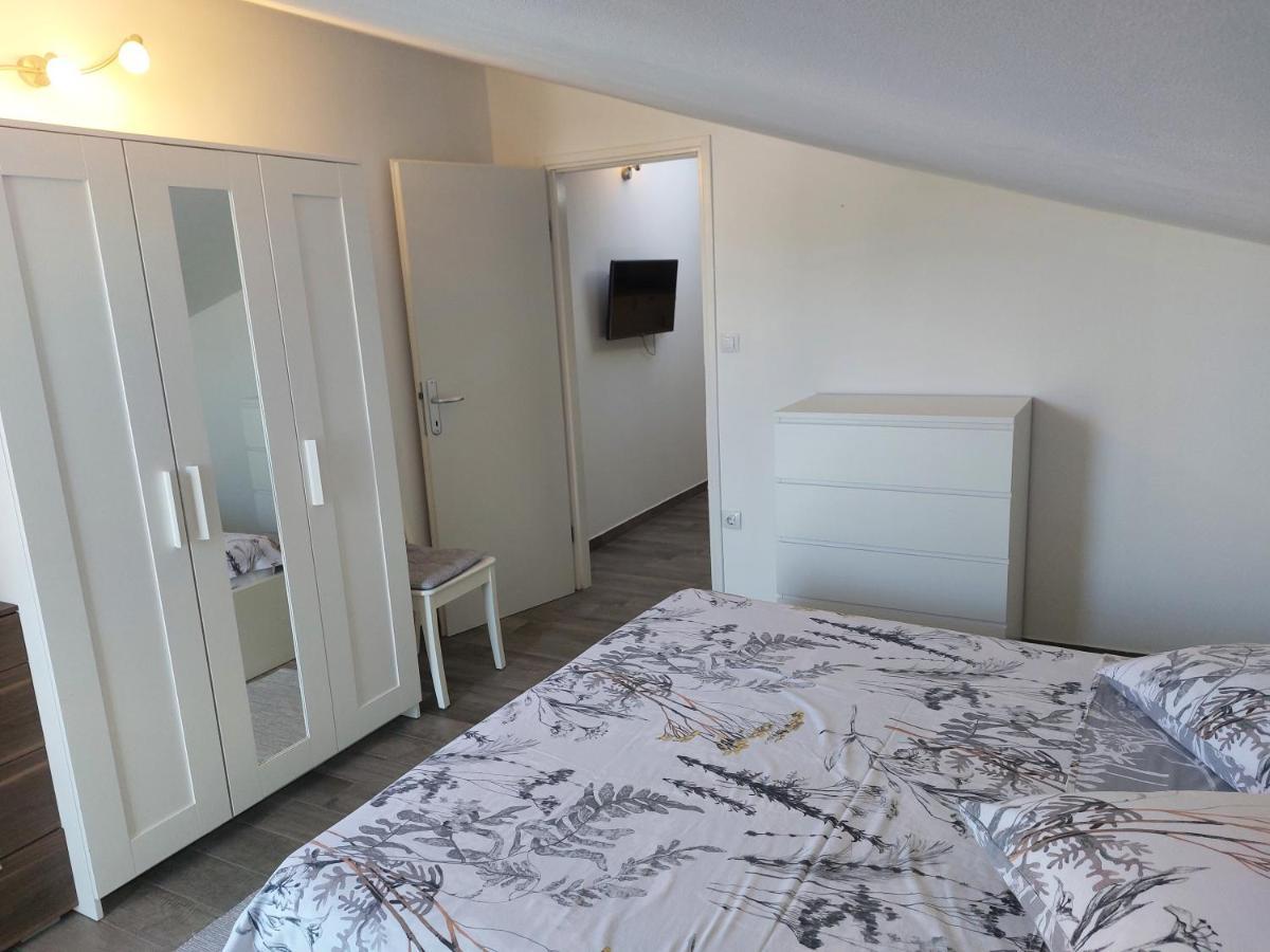 Apartmani Popovic Porec Exterior photo